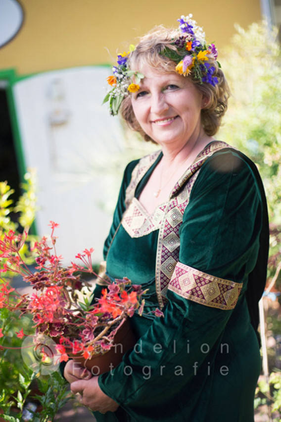 Kräuterfee Gabiana (Gabi Schumann), Foto by Dandelion Fotografie